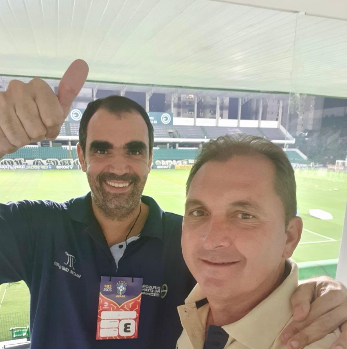 Vinicius com Paulinho Goiano